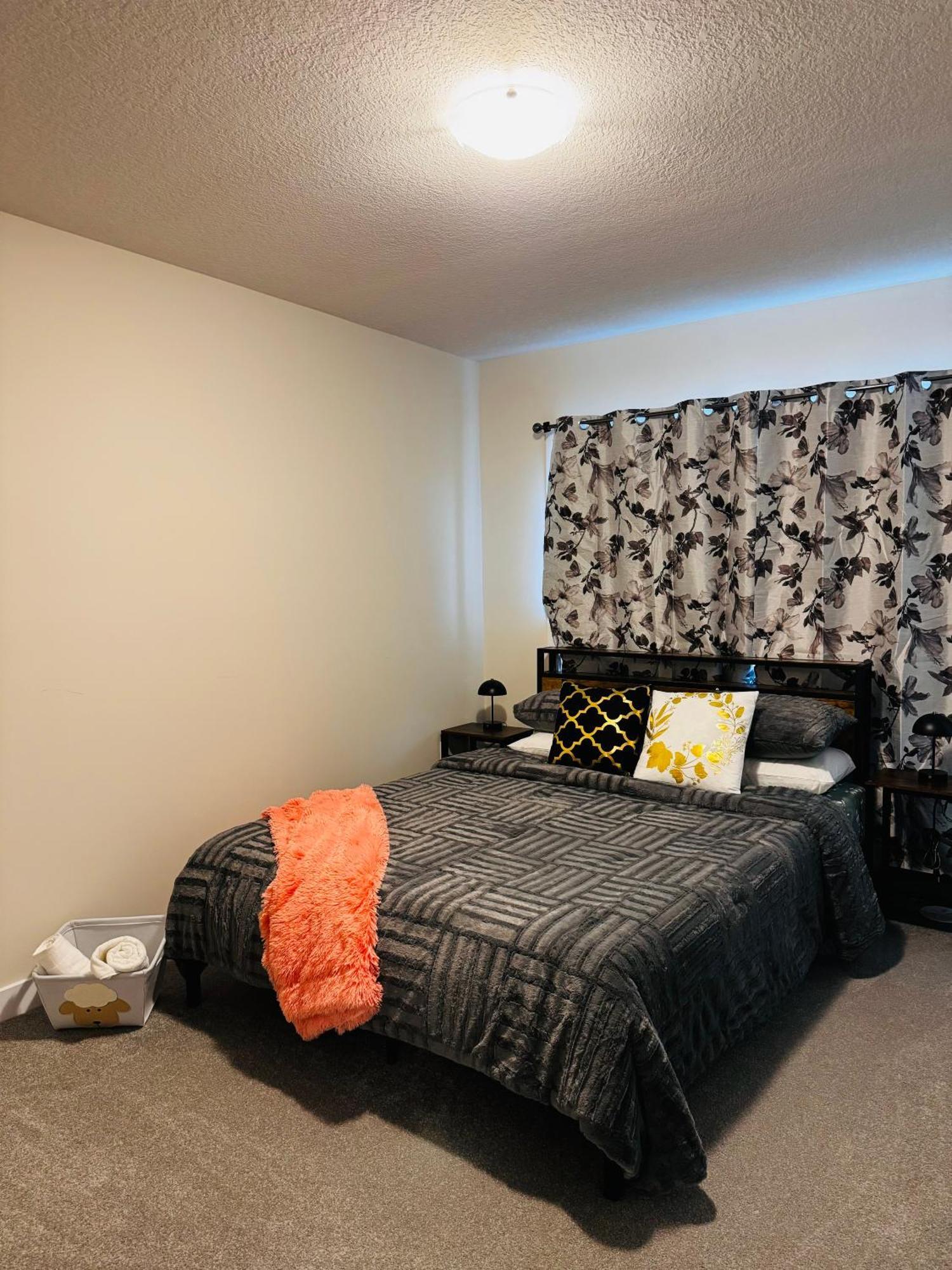 Have Whole House To Yourself Thorold Esterno foto